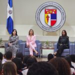 Heidy Berroa, moderadora; Marisol Vicens, socia de la firma Headrick Rizik Álvarez & Fernández; Gloria Reyes, ministra de la Mujer; ; Selinée Méndez, diputada por el Distrito Nacional; y Yorlin Vásquez, jueza de la Segunda Sala de la Suprema Corte de Justicia / Karina Jiménez
