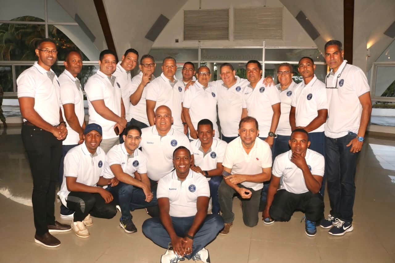 Integrantes del equipo de dominó de la Armada de República Dominicana luego de concluir la competencia.