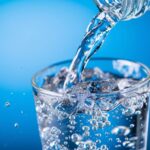 Retiran casi 7,000 botellas de agua por presuntas condiciones insalubres en su envasado