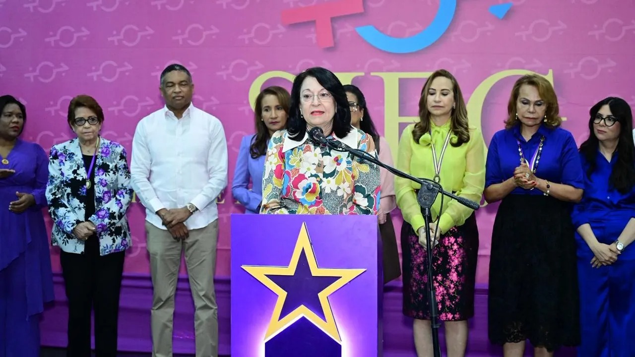 PLD resalta labor social de Rosa Rita Álvarez en Día Internacional de la Mujer