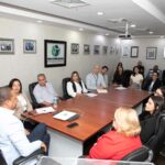 Pro Consumidor reúne a representantes de supermercados para evaluar cumplimiento de etiquetado y registro sanitario