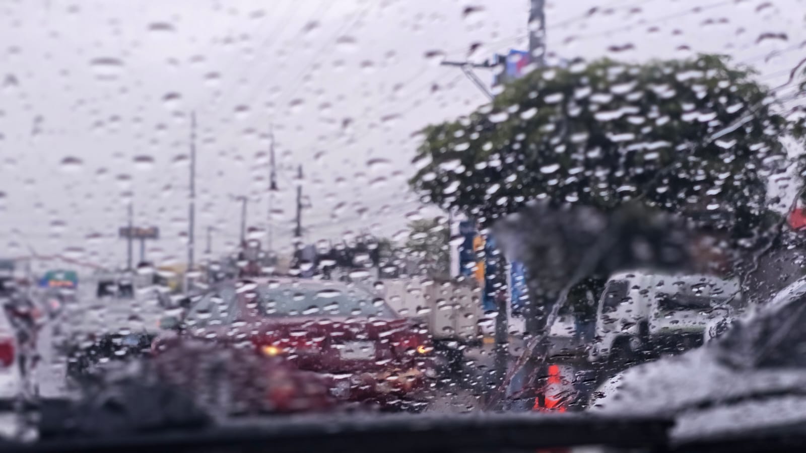 Llluvias en Santo Domingo / Karina Jiménez