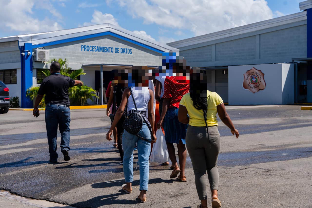 Extranjeros indocumentados detenidos por Migración.