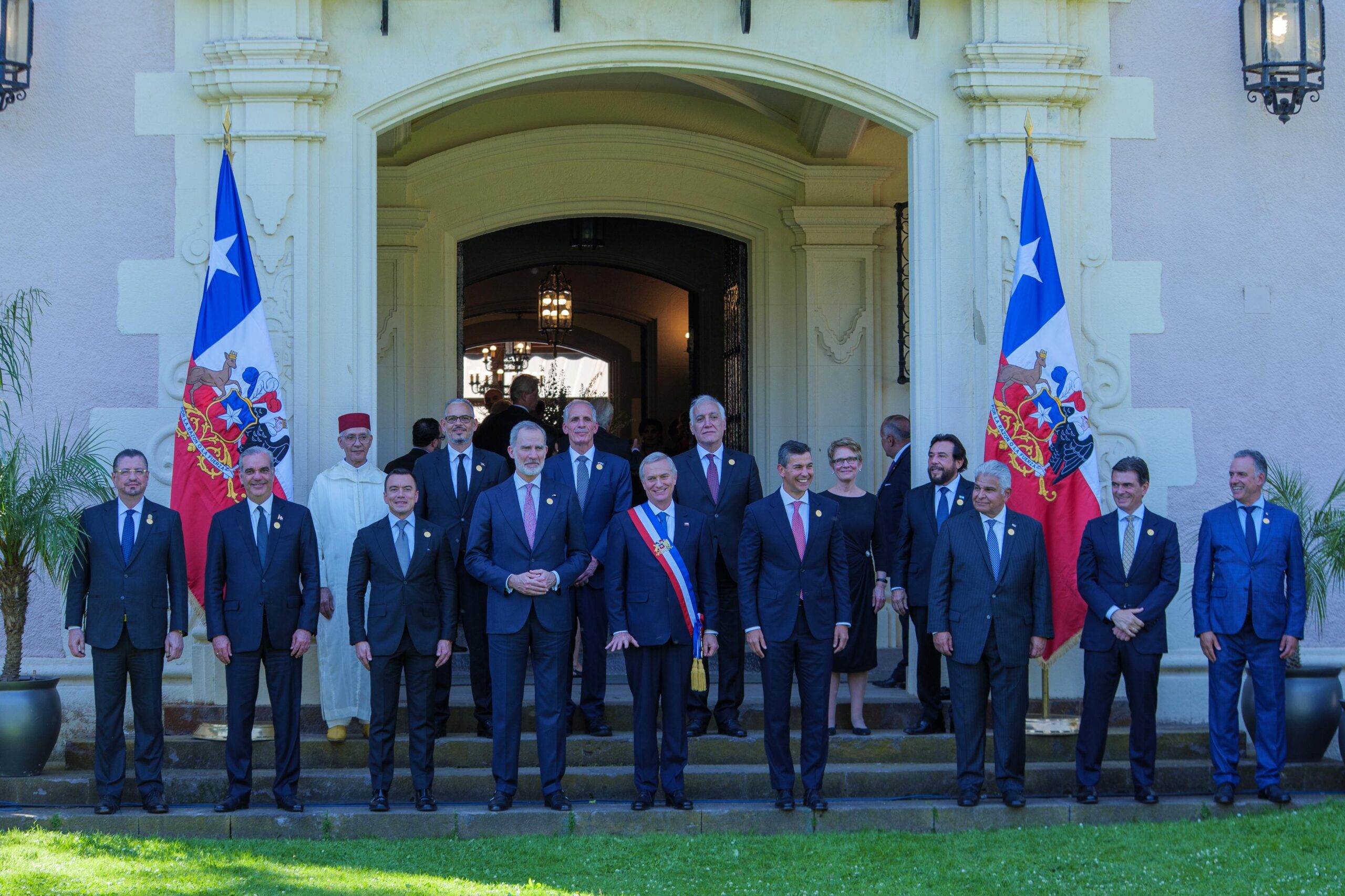 LLuis Abinader participa en investidura de José Antonio Kats en Chile.