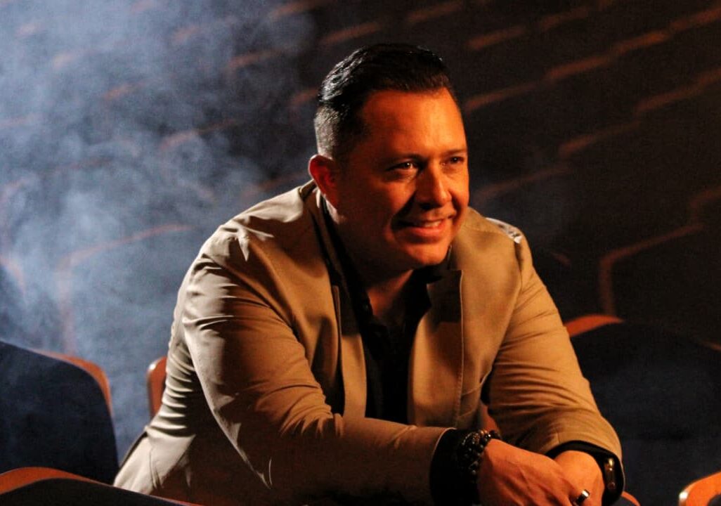 Cantautor guatemalteco Astor Torres