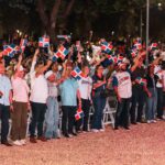 Ciudadanos precenciando en el malecón juegos de RD en el Clásico Mundial de Béisbol.