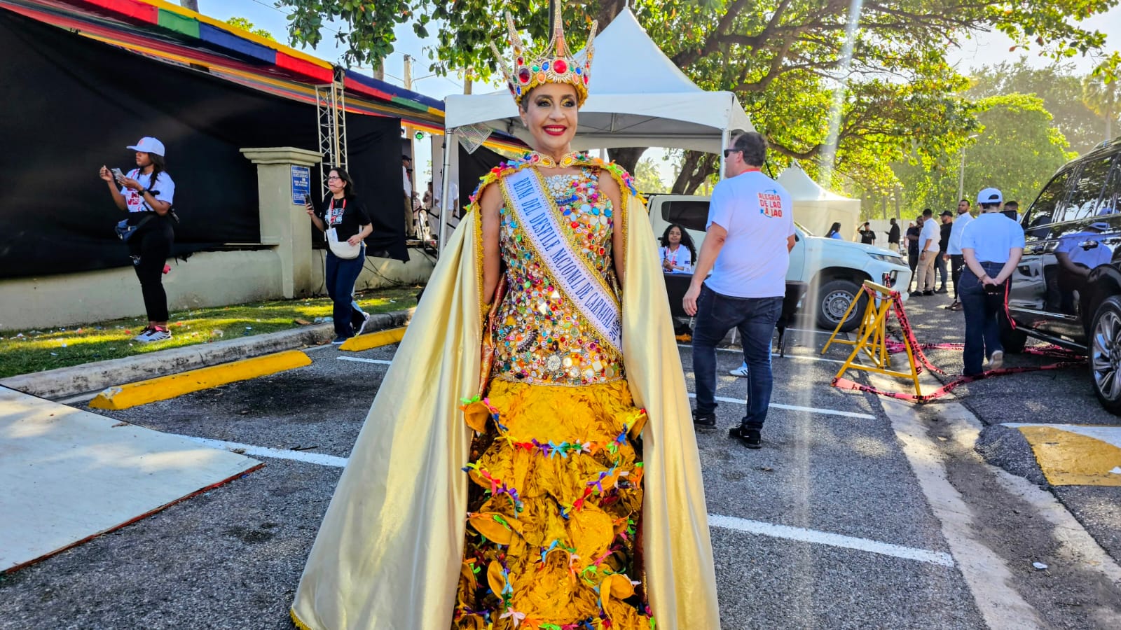Zoila Luna, reina del Desfile Nacional de Carnaval / Karina Jiménez