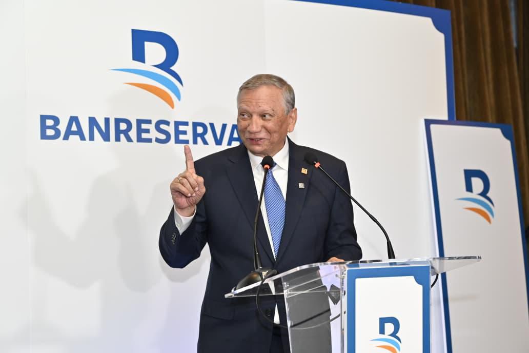 Presidente ejecutivo de Banreservas, doctor Leonardo Aguilera