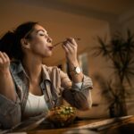 Evitar cenas tardías mejora la salud del corazón
