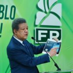 Leonel Fernández tilda de “excusas” las explicaciones de Abinader ante crisis del petróleo