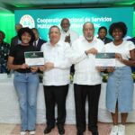 Acto de entrega de becas de Coopnama, donde 425 estudiantes fueron beneficiados con apoyo para su formación superior.