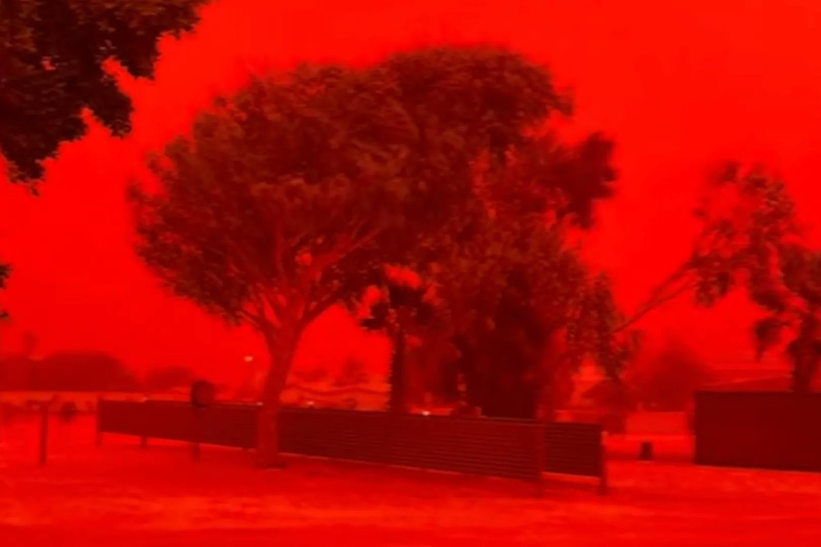 Cielo rojo en Australia