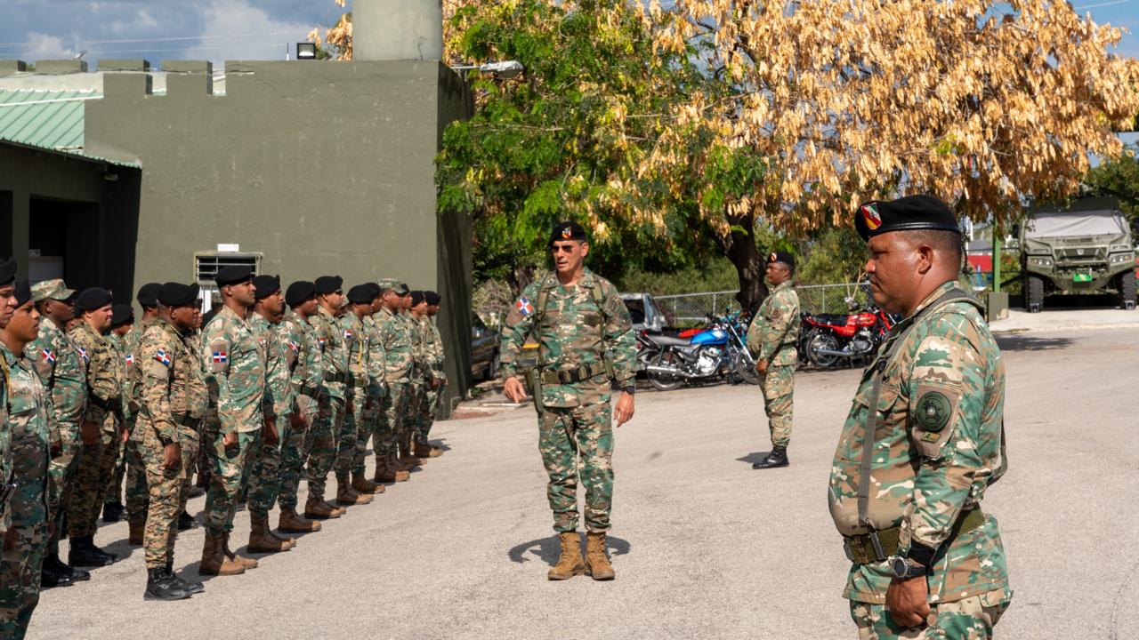 Comandante del Ejército recorre unidades de la 5ta. Brigada de Infantería