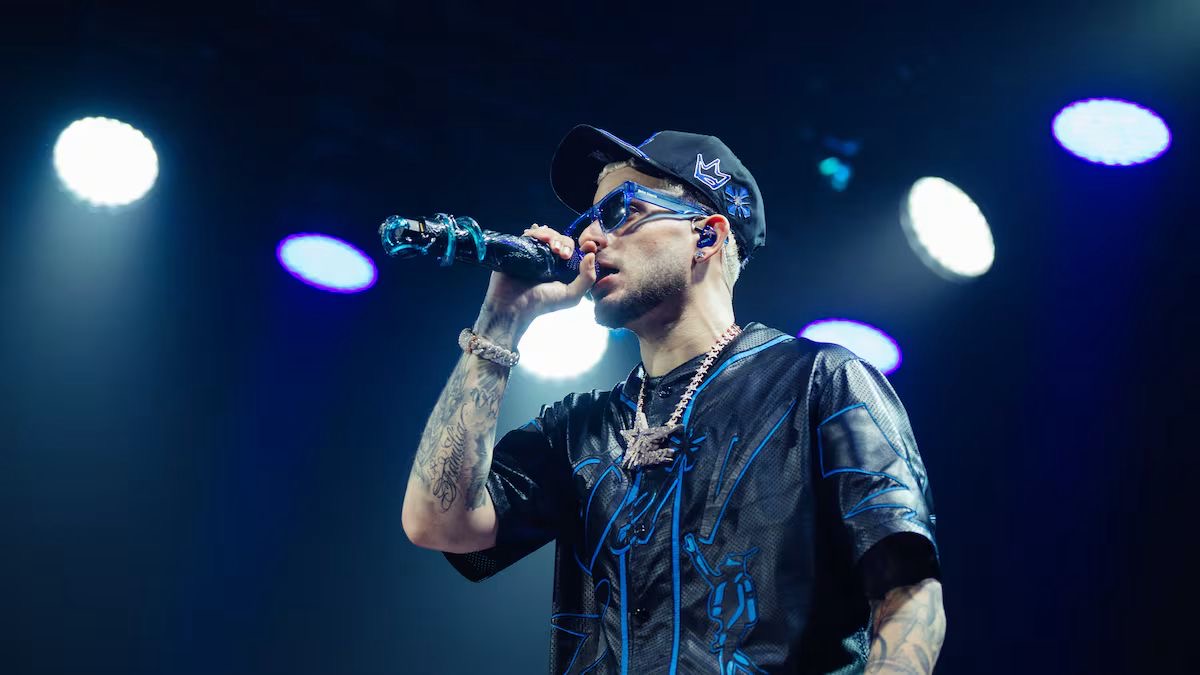 David Gerardo Rivera Juarbe, conocido artísticamente como Dei V.