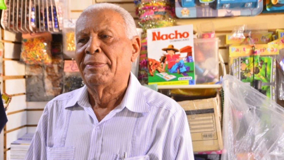 Maestro Melanio Hernández, autor del libro de alfabetización “Nacho”.