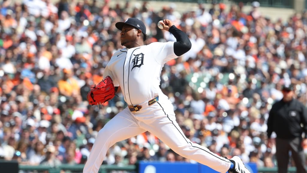Framber Valdez gana en su debut con Detroit.