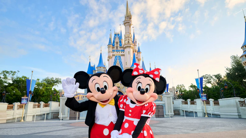 ¿Planeas viajar con tus niños a Disney? Anuncian aumento de la tarifa diaria para los parques de Orlando