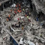 ¡Cuando los muertos del Jet Set estremecen el cielo!