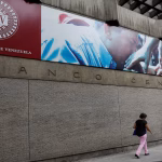 Trump levanta sanciones al Banco Central de Venezuela, la acción favorece a Delcy Rodríguez