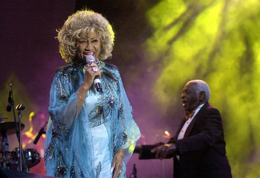 13 de julio de 2002 de la fallecida cantante cubana Celia Cruz durante un concierto, en Benicasim (España).