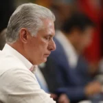Fotografía de archivo del presidente de Cuba, Miguel Díaz-Canel (c). EFE/ Bienvenido Velasco.