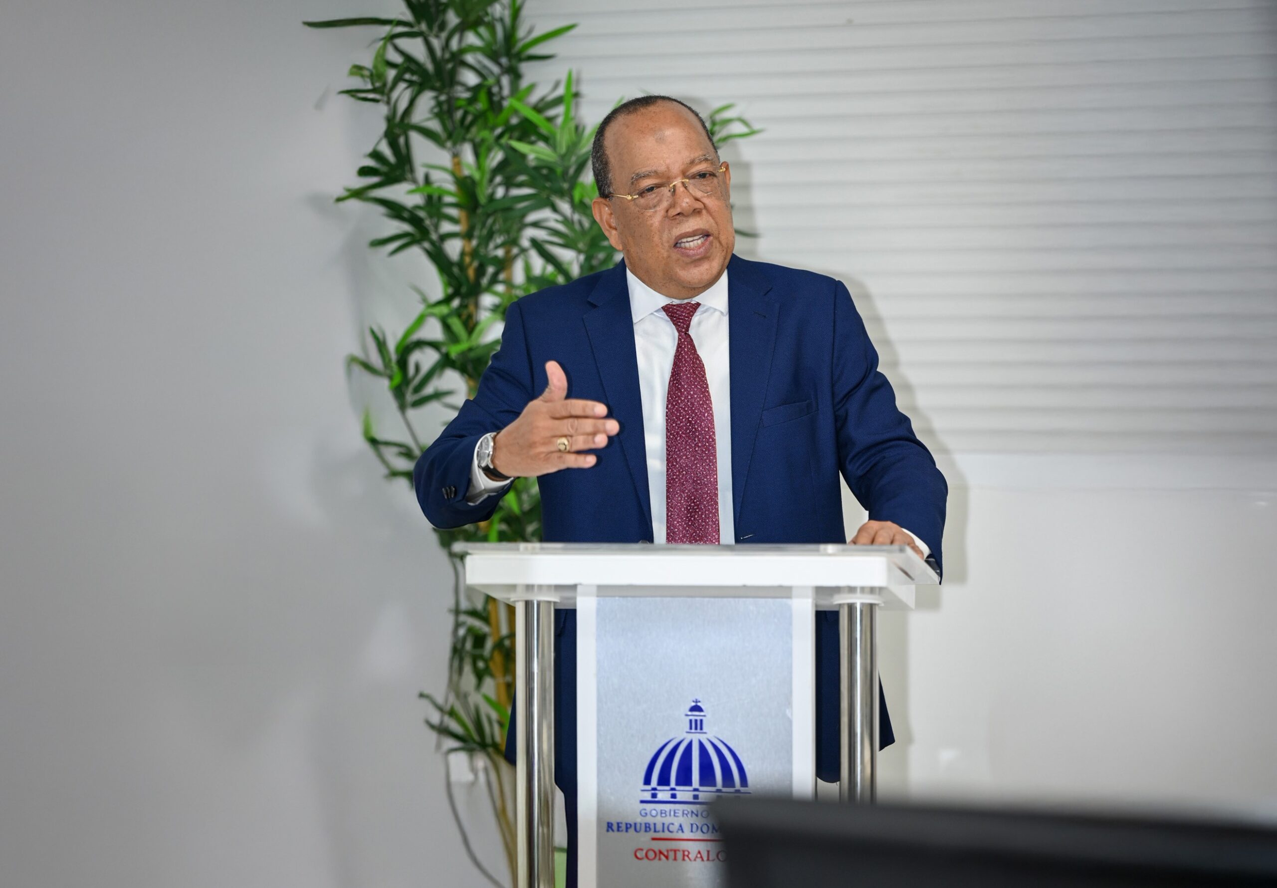 doctor Enrique González, director ejecutivo de la institución.