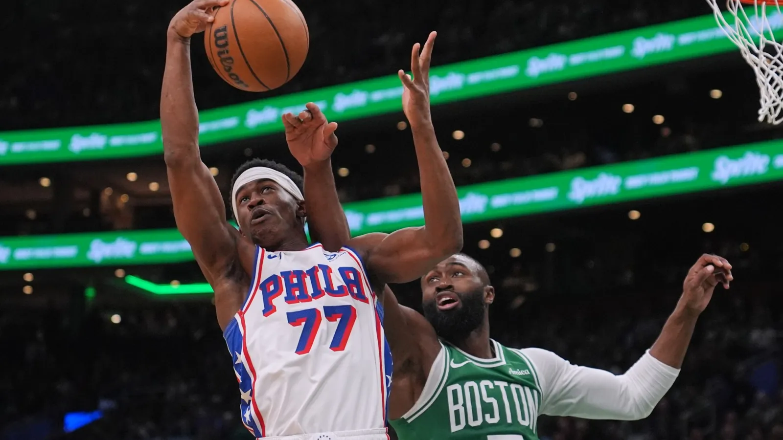 Edgecombe y Maxey brillan en ataque; los 76ers vencen a los Celtics