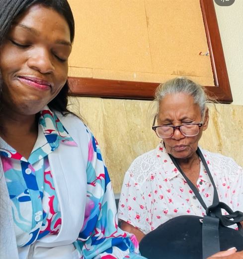 Elizabeth Silverio y su madre.