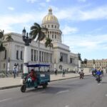 Triciculos eléctricos en Cuba.