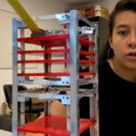 Frida Angélica Alfaro Rodríguez participa como ingeniera de sistemas en la histórica misión Artemis II de la NASA hacia la Luna. (Foto cortesía Ministerio de Relaciones Exteriores de El Salvador)