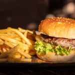 La hamburguesa estaba contaminada.