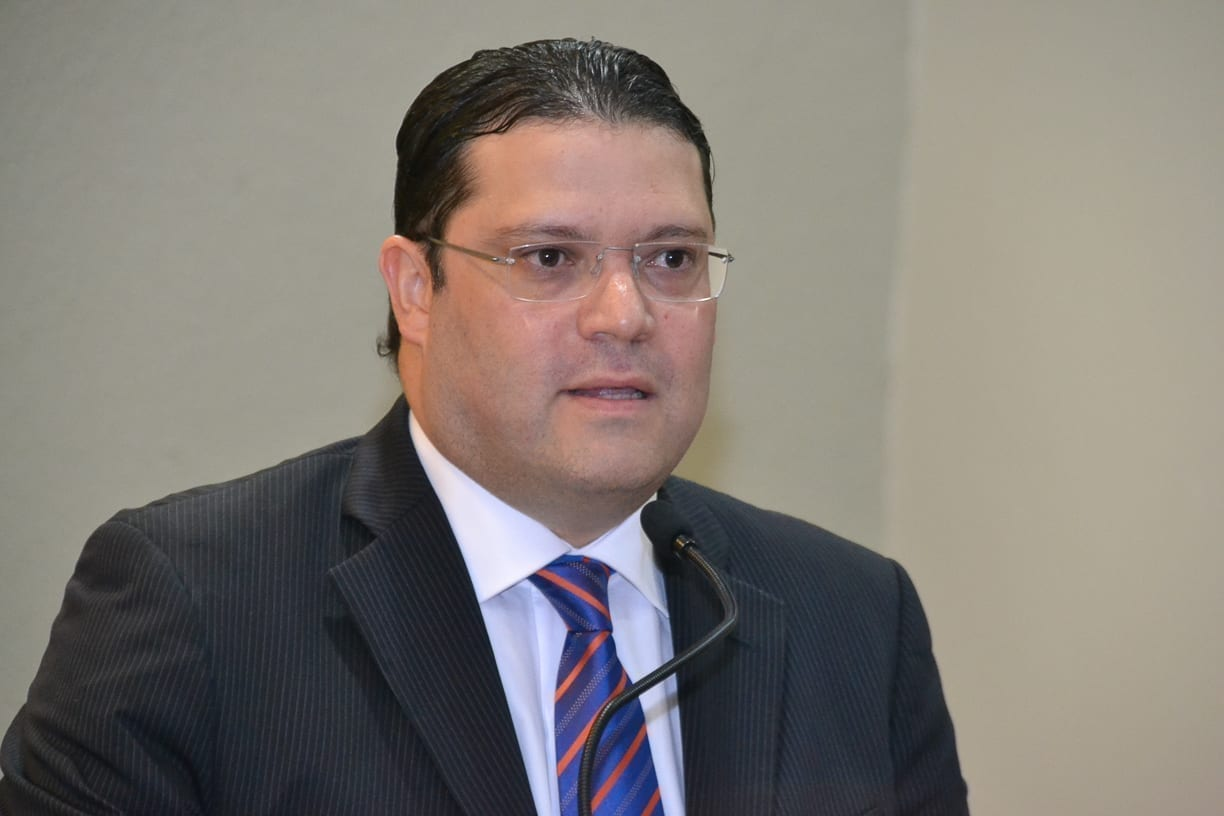 Ministro de Industria, Comercio y Mipymes, Eduardo “Yayo” Sanz Lovatón