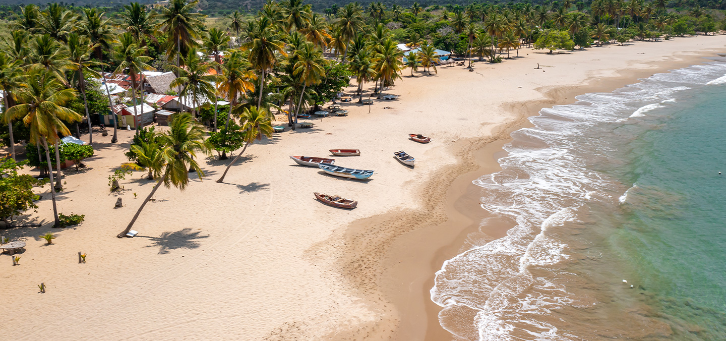 Playa Grande en Luperón, Puerto Plata. Diputada casetas. Aneudy Pimentel.