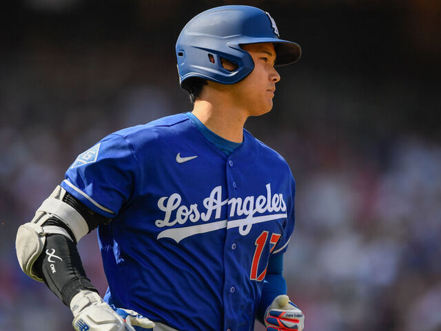 Shohei Ohtani conectó un jonrón de tres carreras en la tercera entrada, y Kyle Tucker, Mookie Betts y Freddie Freeman también batearon cuadrangulares, en la contundente victoria de los Dodgers de Los Ángeles sobre los Nacionales de Washington por 13-6 el