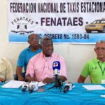 Taxistas advierten protestas por alza de combustibles y exclusión de subsidios