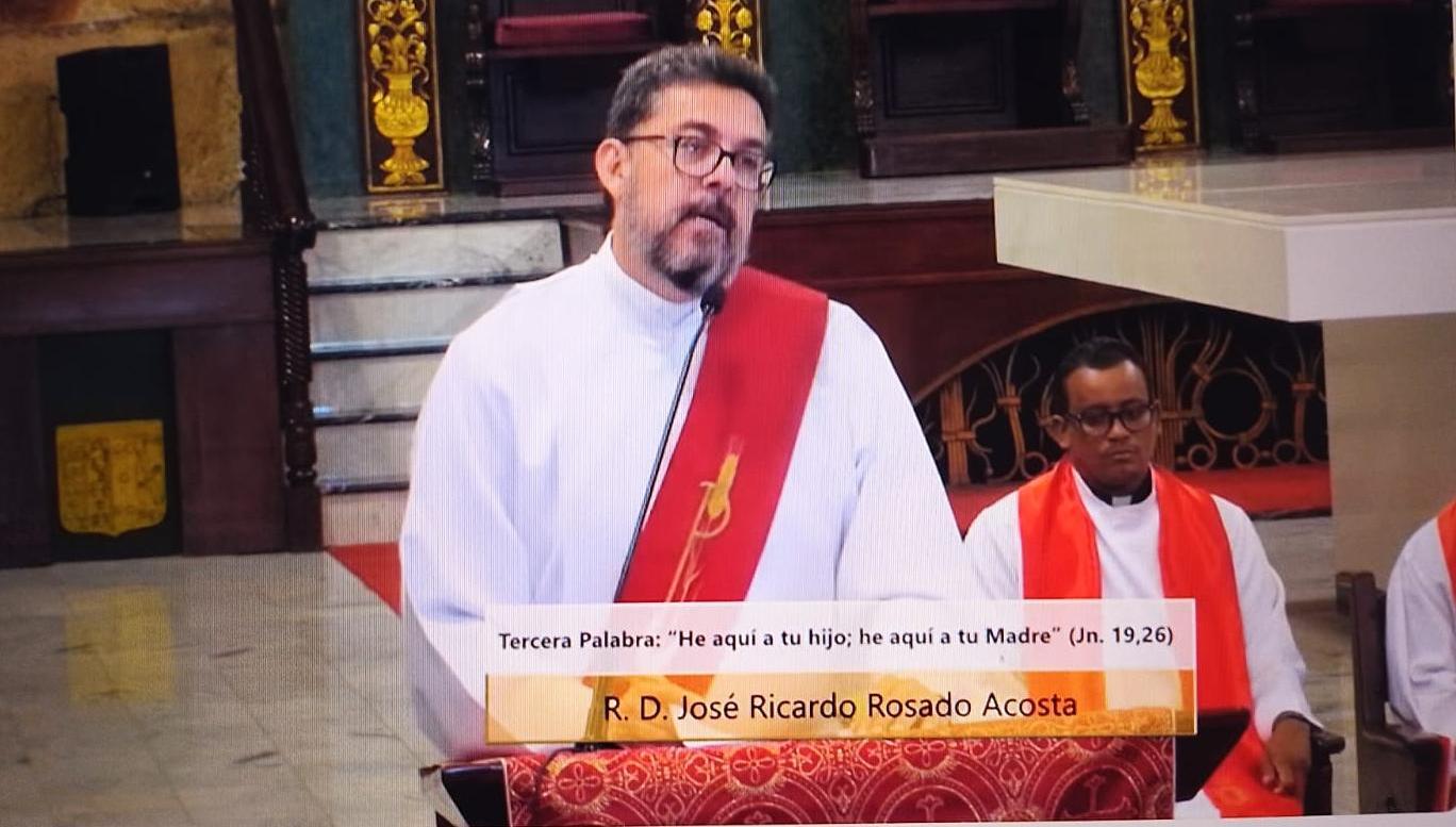 El Reverendo Diacono José Ricardo Rosado de la Parroquia San José de Calasanz.