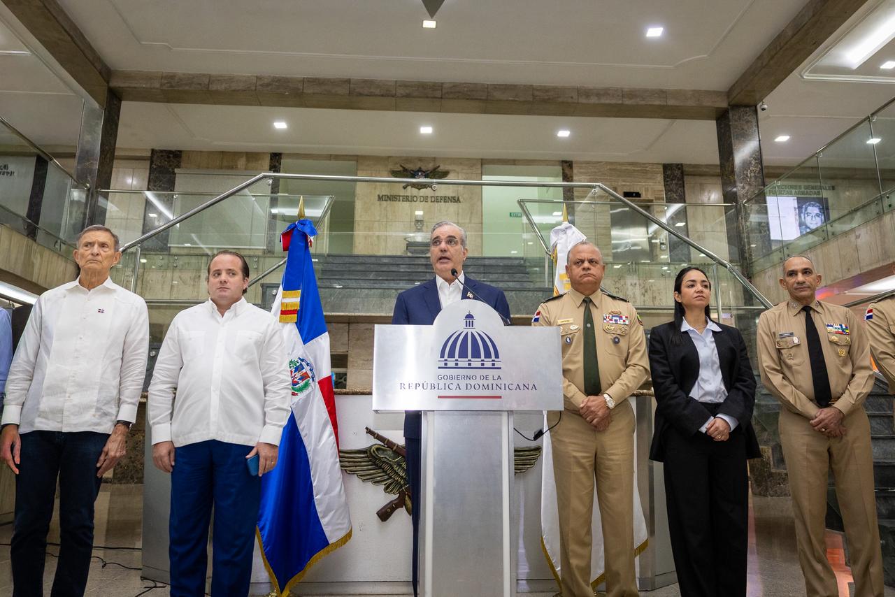 Presidente Luis Abinader durante un acto en el Ministerio de Defensa.