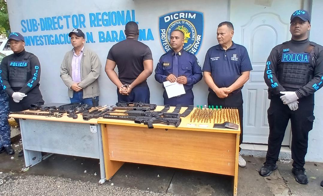 Autoridades desmantelan arsenal ilegal y apresan a un hombre vinculado en Barahona