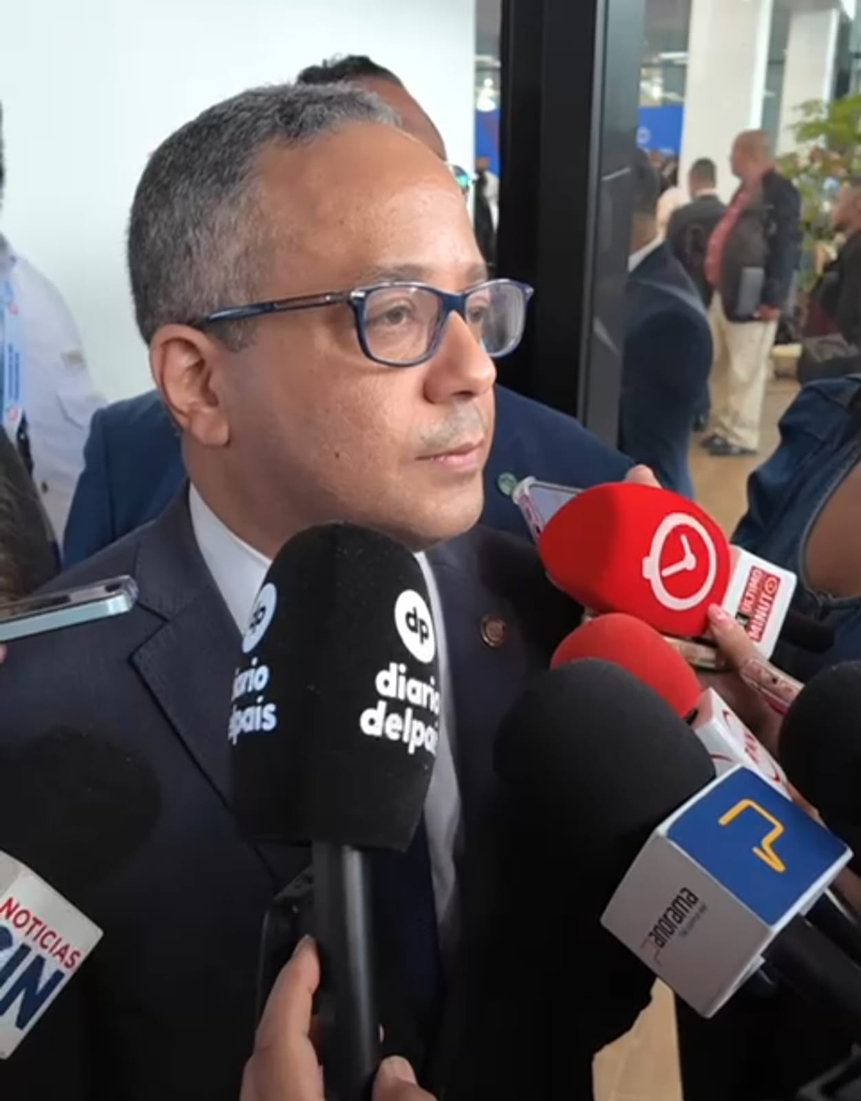 Presidente del Tribunal Constitucional asegura que “no se engavetan expedientes”