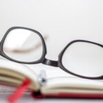 El uso de lentillas para leer sin consultar al oftalmólogo aumenta el riesgos de enfermedades oculares