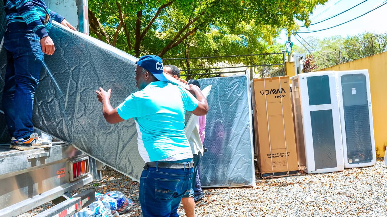 Gobierno brinda asistencia a familias afectadas por lluvias en el Gran Santo Domingo