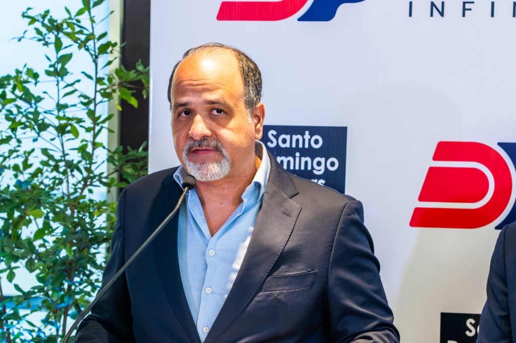 Pedro Ruiz, gerente de la división de vehículos de lujo de Santo Domingo Motors.