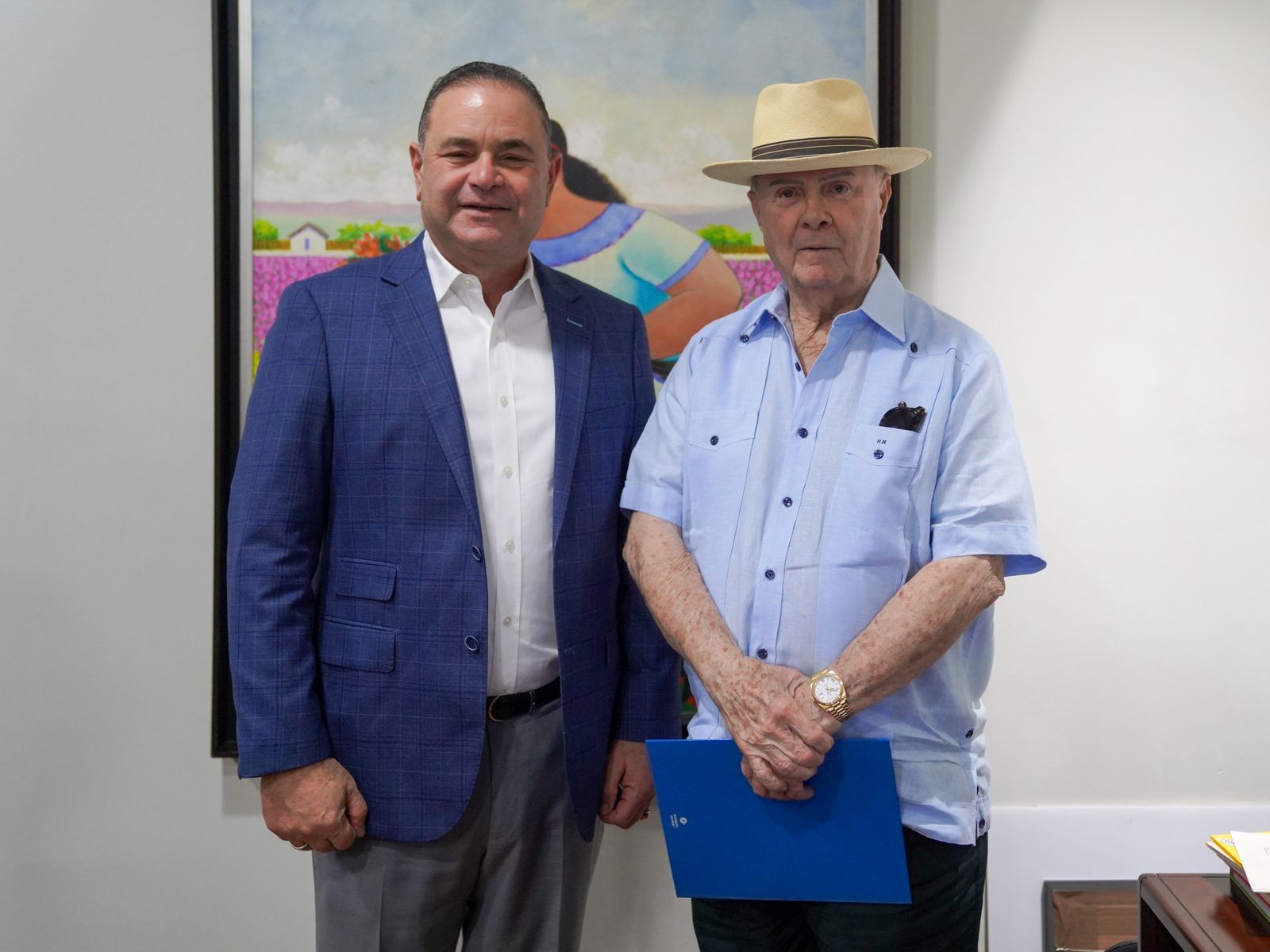 Hipólito Mejía valora transformación y mecanización del Ministerio de Agricultura