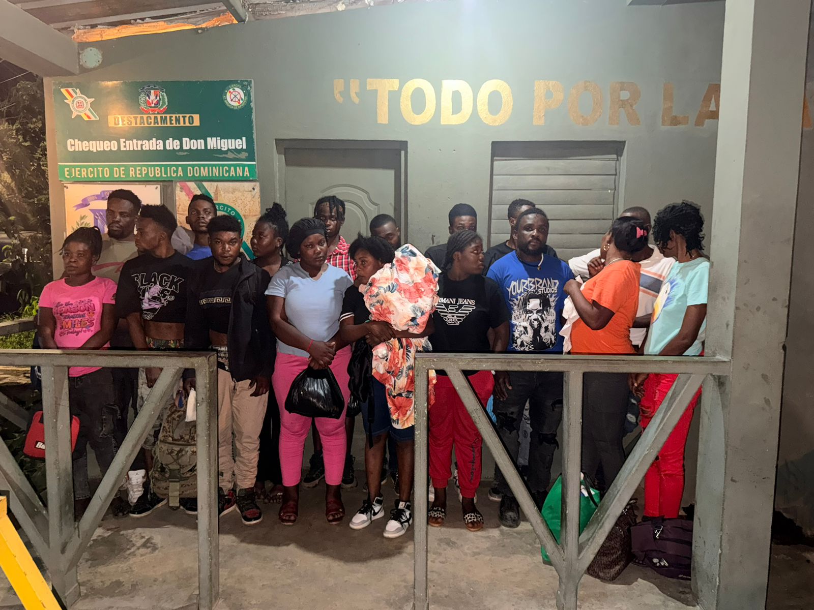 Desmantelan presunto centro para tráfico de indocumentados en Dajabón