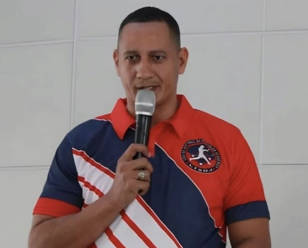 El teniente coronel Danny Batista Ozuna (ERD), presidente de la Liga de Softbol de Oficiales Académicos de las Fuerzas Armadas y la Policía Nacional (LISOA).