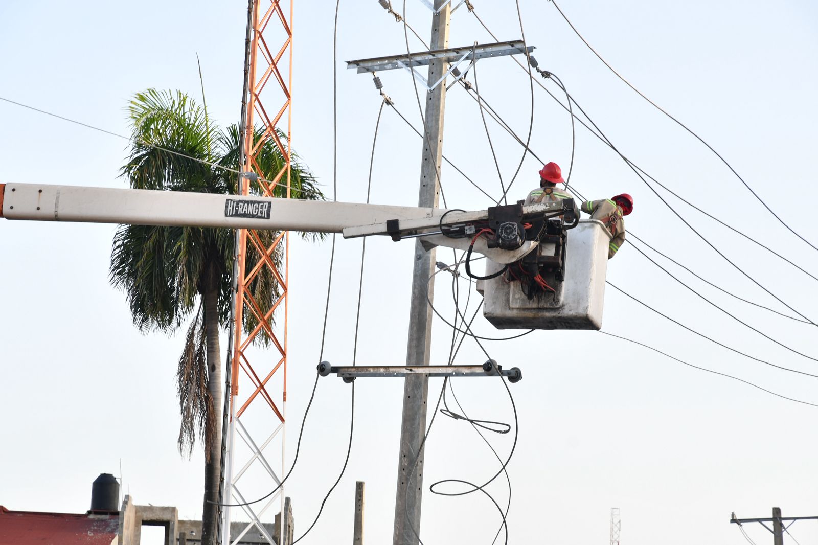 Edeeste realiza trabajos de mantenimiento.