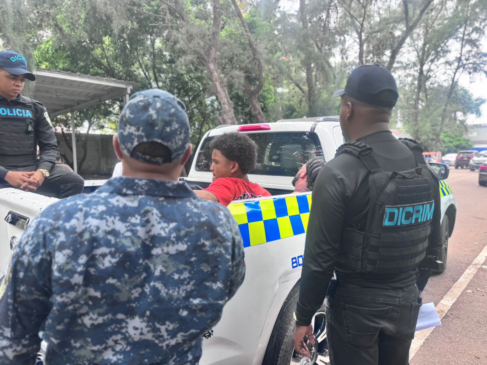 Operativos dejan detenidos, drogas y armas en varias provincias