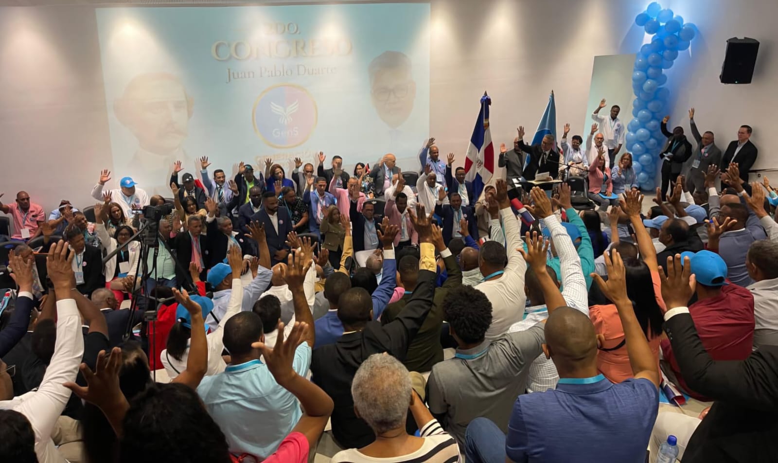 Carlos Peña es reelegido presidente de GenS