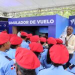 Estudiantes conocen sector aeronáutico de RD en la Feria Regional del Libro y la Cultura del Cibao 2026