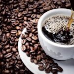 Tres países europeos que no cultivan ni una mata de café, Finlandia, Suecia y Luxemburgo, tienen el récord de mayor consumo de café por persona: 5 tazas por día
